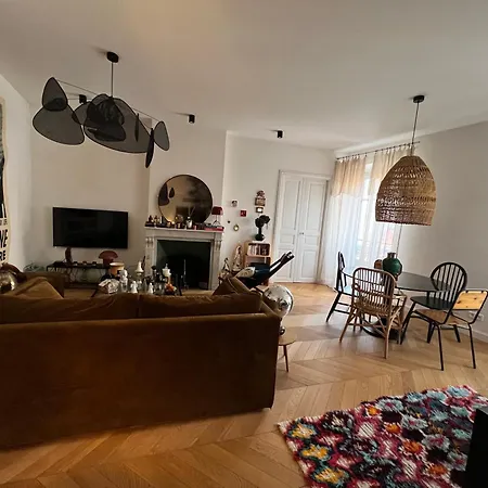 Premium Hyper Centre